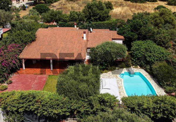 casa indipendente in vendita a Quartu Sant'Elena in zona Sant'Isidoro