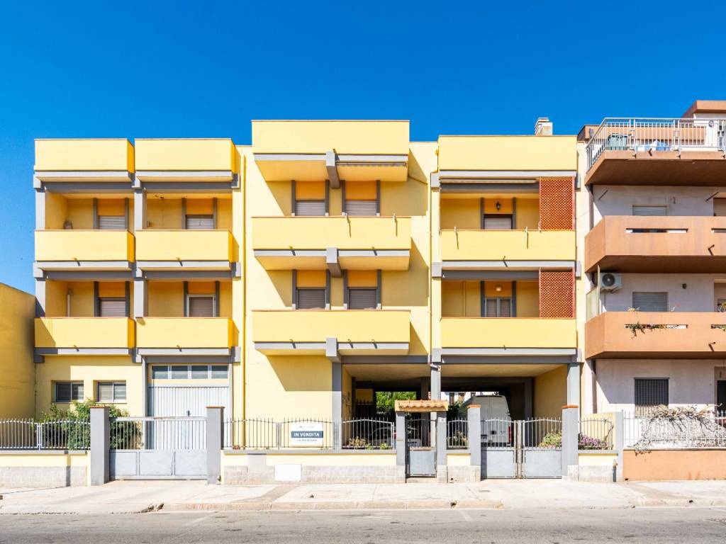 intera palazzina in vendita a Quartu Sant'Elena in zona Musicisti