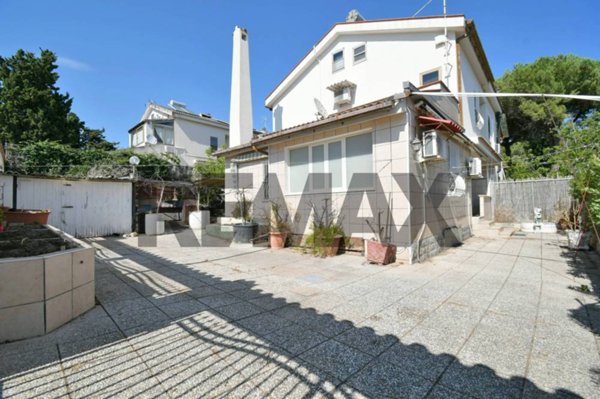 casa indipendente in vendita a Quartu Sant'Elena in zona Margine Rosso