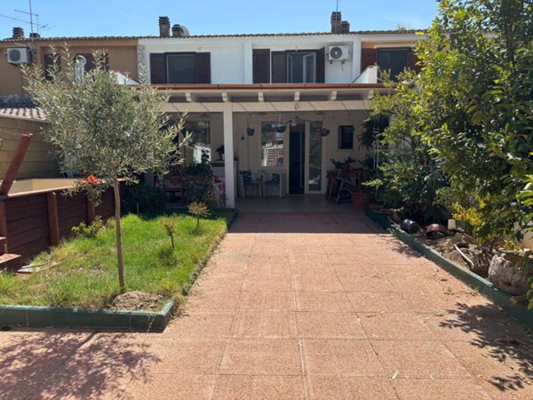 casa indipendente in vendita a Quartu Sant'Elena in zona Capitana