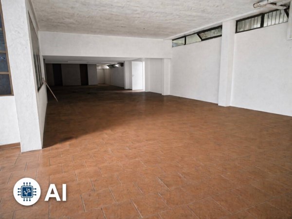 locale commerciale in vendita a Quartu Sant'Elena in zona Musicisti