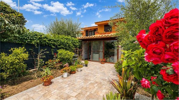 casa indipendente in vendita a Quartu Sant'Elena in zona Flumini di Quartu