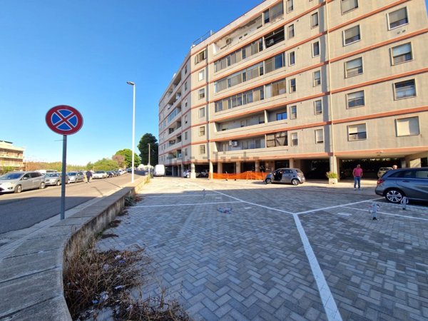 box auto in vendita a Quartu Sant'Elena in zona Musicisti