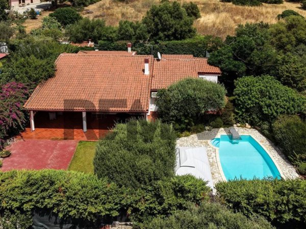 casa indipendente in vendita a Quartu Sant'Elena in zona Sant'Isidoro