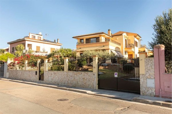 casa indipendente in vendita a Quartu Sant'Elena in zona Margine Rosso