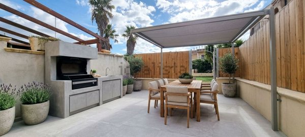 casa indipendente in vendita a Quartu Sant'Elena in zona Capitana
