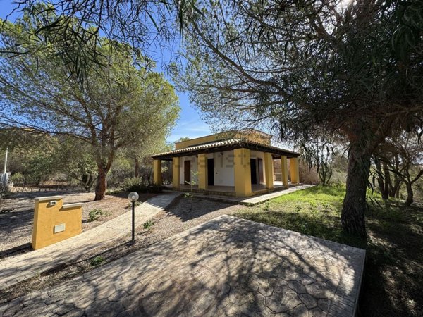 casa indipendente in vendita a Sarroch