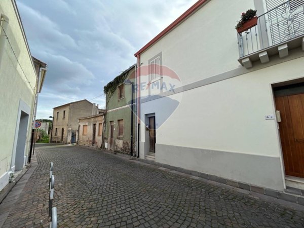 casa indipendente in vendita a Sarroch