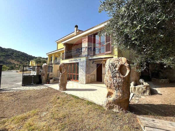 casa indipendente in vendita a Sarroch
