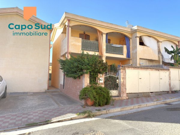 casa indipendente in vendita a Sarroch