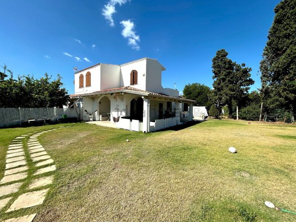 casa indipendente in vendita a Sarroch