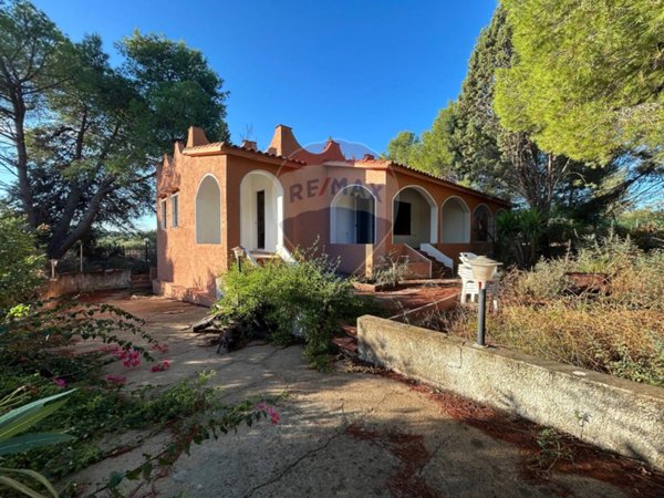 casa indipendente in vendita a Sarroch
