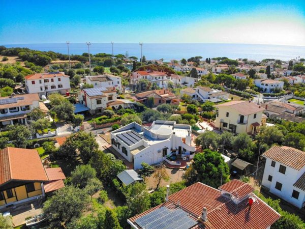 casa indipendente in vendita a Sarroch