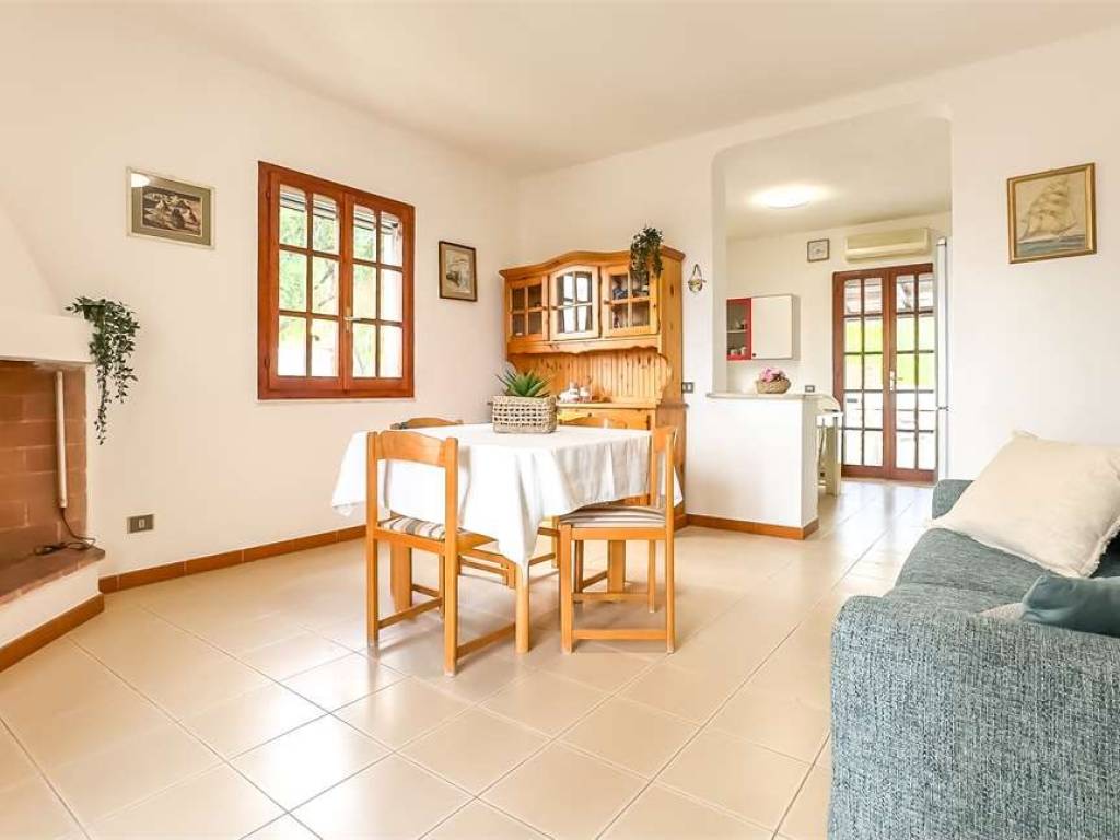 casa indipendente in vendita a Sarroch