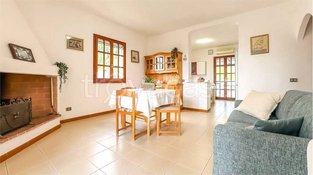 casa indipendente in vendita a Sarroch