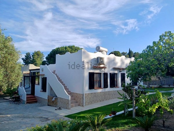 casa indipendente in vendita a Sarroch