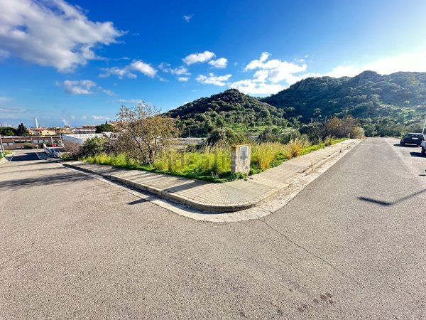 casa indipendente in vendita a Sarroch