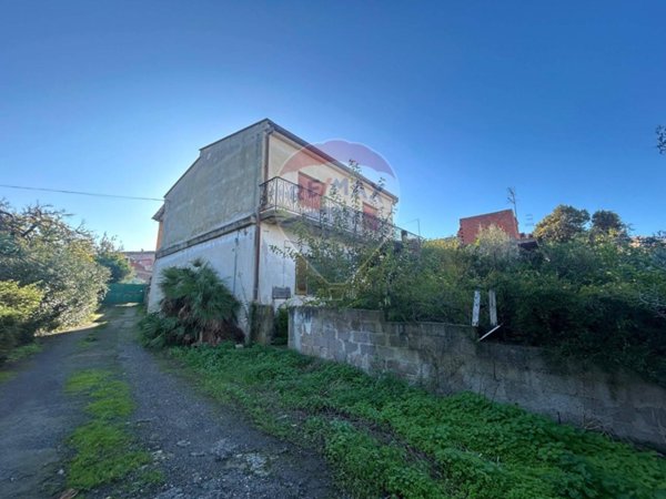 casa indipendente in vendita a Sarroch