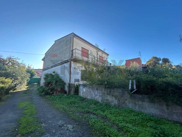 casa indipendente in vendita a Sarroch