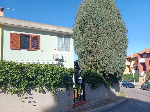 casa indipendente in vendita a Sarroch