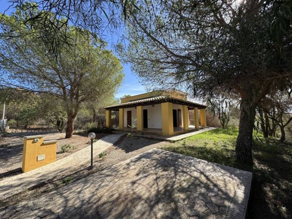 casa indipendente in vendita a Sarroch