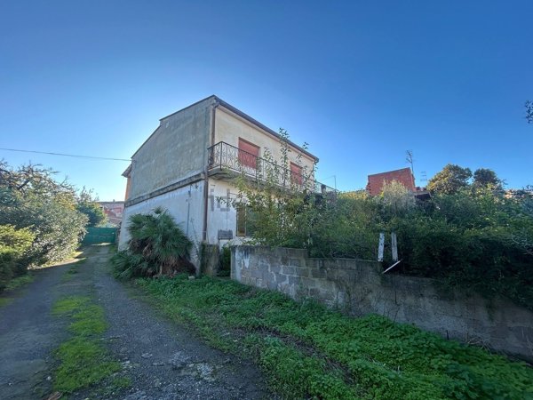 casa indipendente in vendita a Sarroch