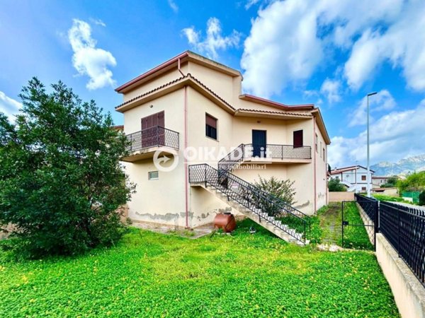 casa indipendente in vendita a Sarroch