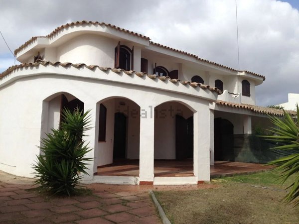 casa indipendente in vendita a Sarroch