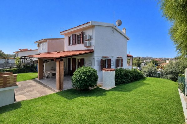 casa indipendente in vendita a Sarroch