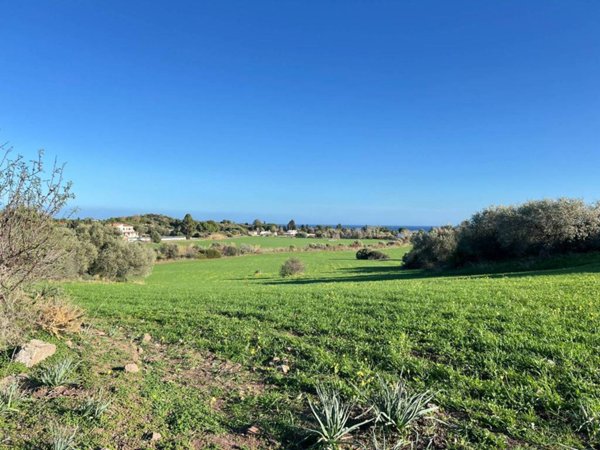 terreno edificabile in vendita a Sarroch