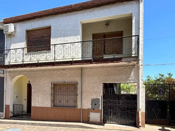 casa indipendente in vendita a Sarroch