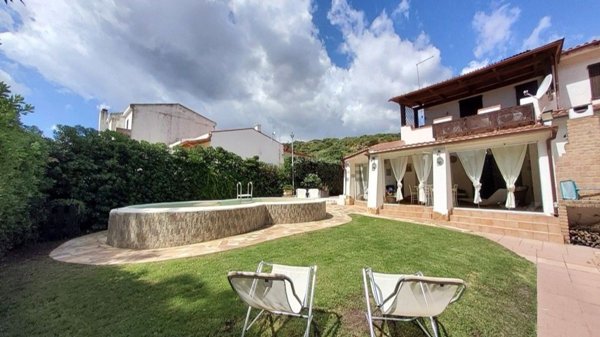 casa indipendente in vendita a Sarroch