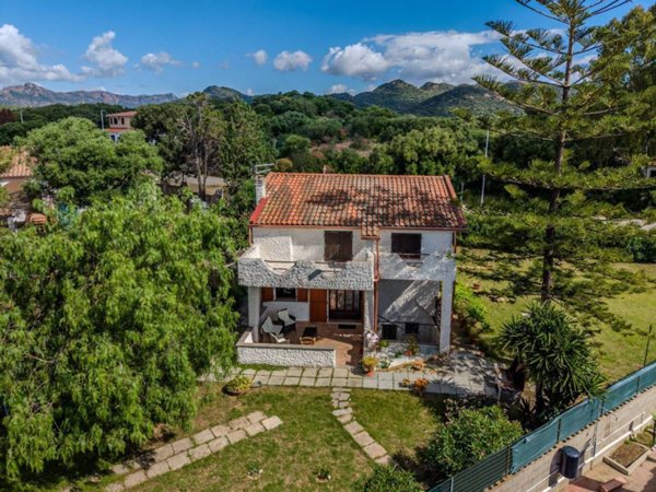 casa indipendente in vendita a Sarroch