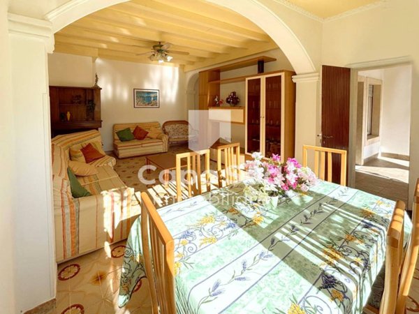 casa indipendente in vendita a Sarroch