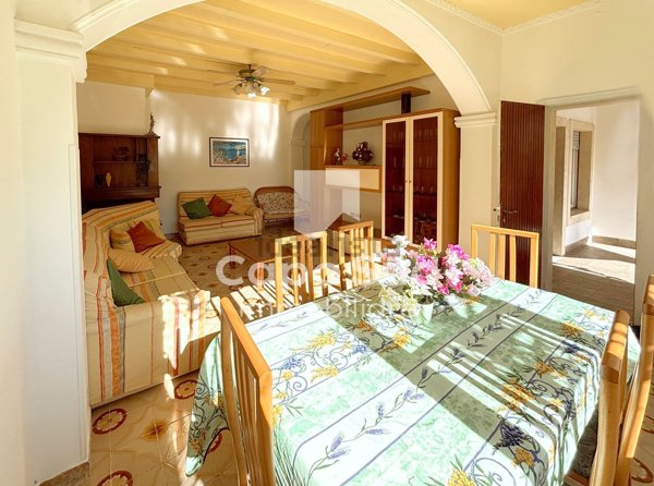 casa indipendente in vendita a Sarroch