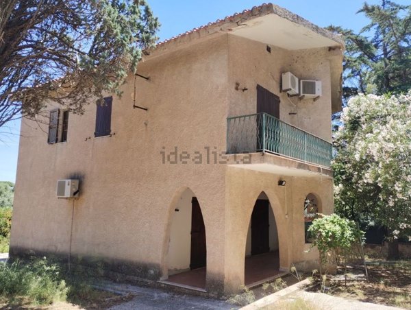 casa indipendente in vendita a Sarroch