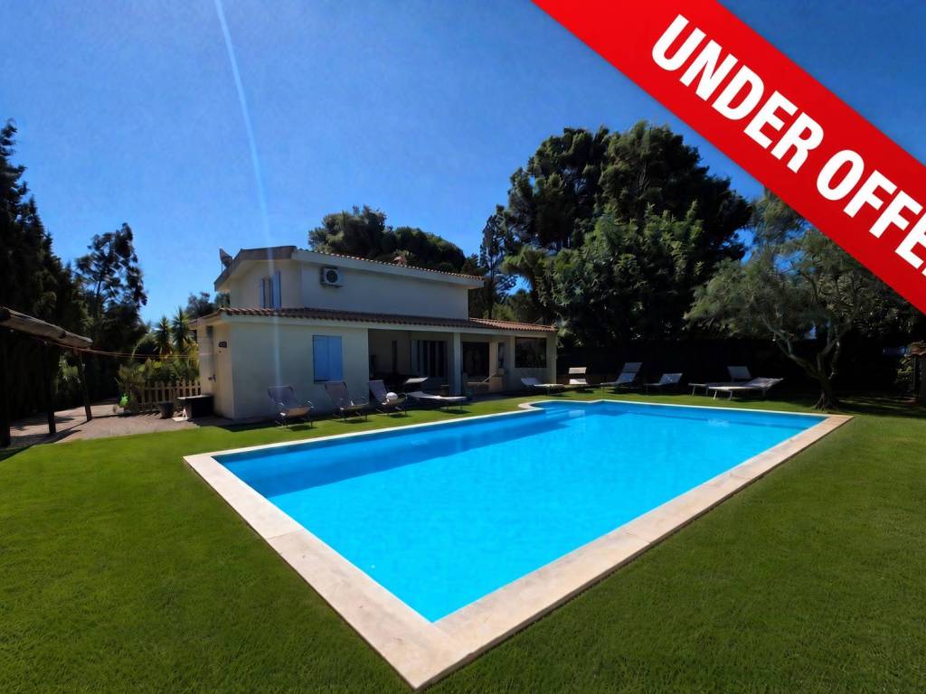 casa indipendente in vendita a Sarroch