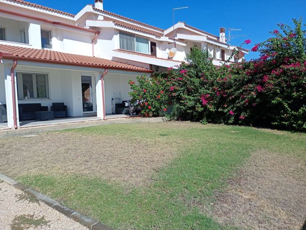 casa indipendente in vendita a Sarroch