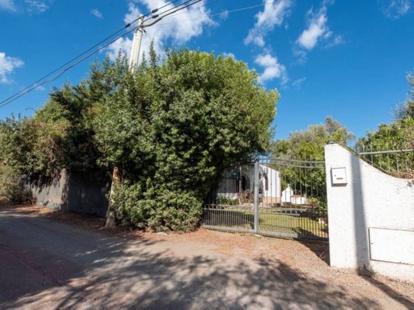 casa indipendente in vendita a Sarroch