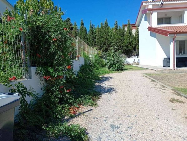 casa indipendente in vendita a Sarroch