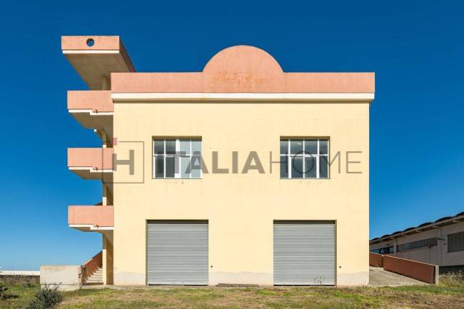 locale commerciale in vendita a Selargius