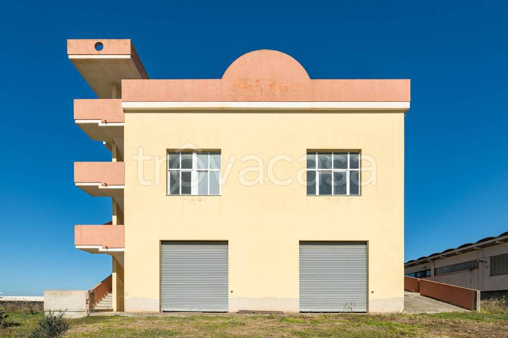locale commerciale in vendita a Selargius