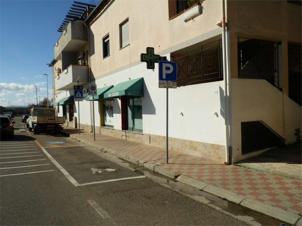locale commerciale in vendita a Selargius