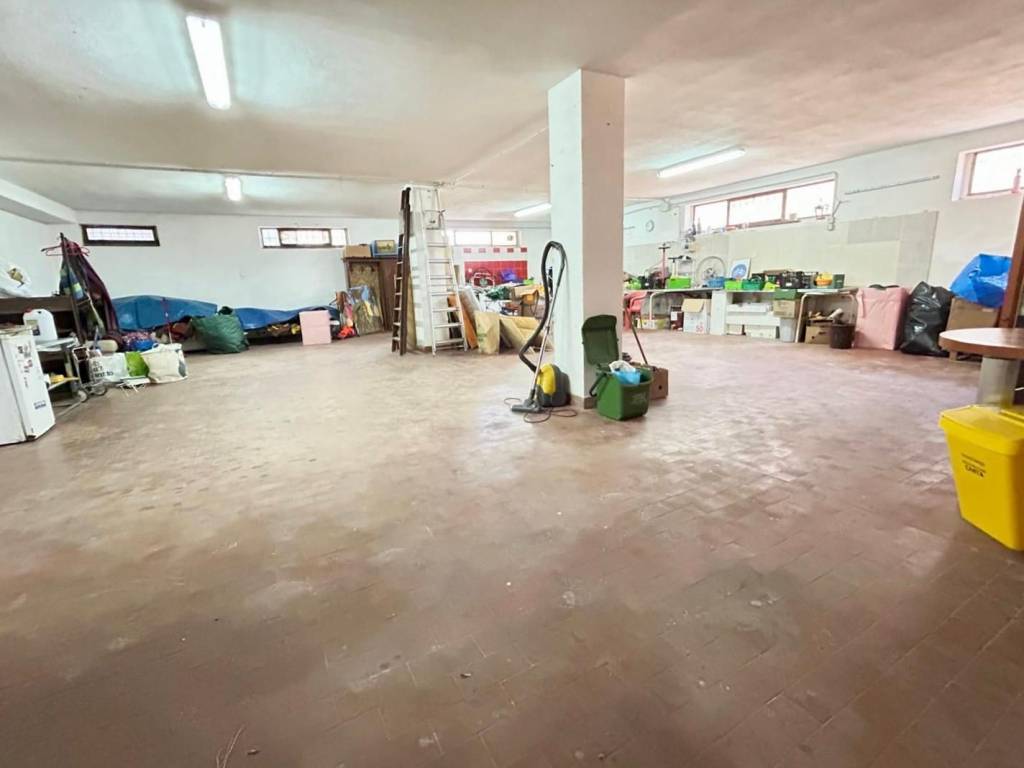 locale commerciale in vendita a Selargius