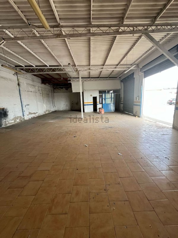 locale commerciale in vendita a Selargius