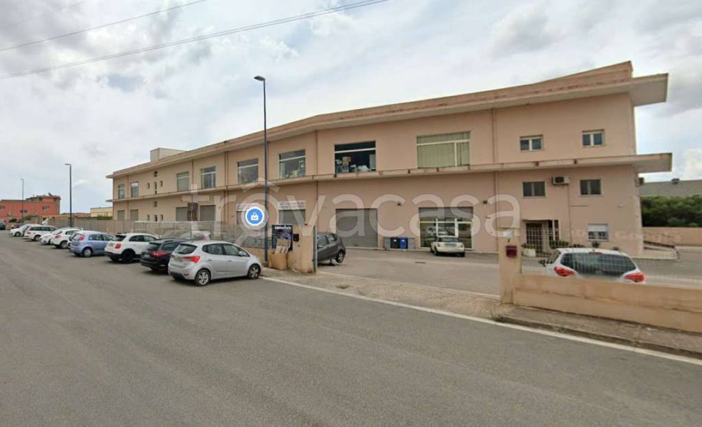 locale commerciale in vendita a Selargius