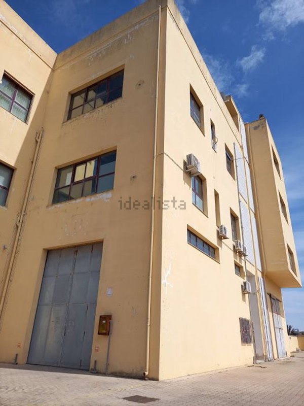 locale commerciale in vendita a Selargius