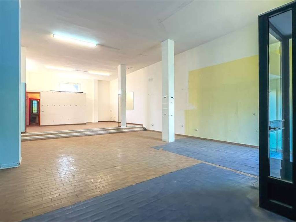 locale commerciale in vendita a Selargius
