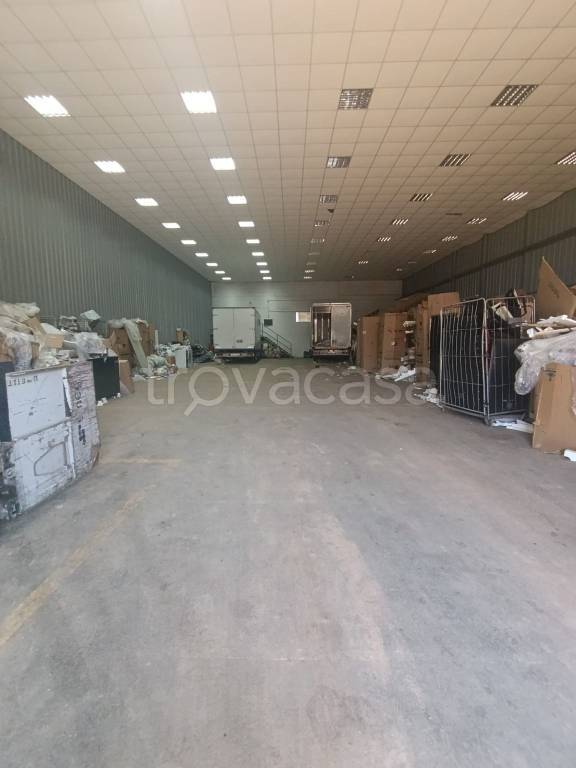 locale commerciale in vendita a Sestu