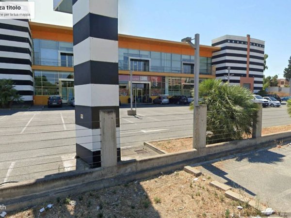negozio in vendita a Sestu in zona Cortexandra